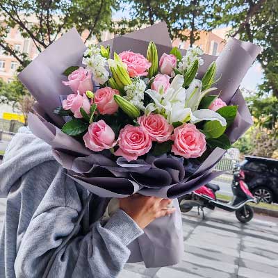 达州11朵戴安娜粉玫瑰百合，与你一起追逐梦想
